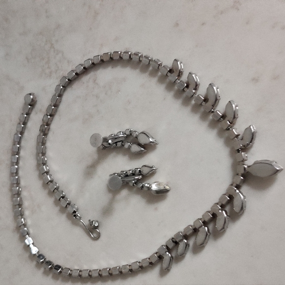 Made in Austria Art Deco Style Crystal Set Necklace and Earrings - Picture 5 of 14